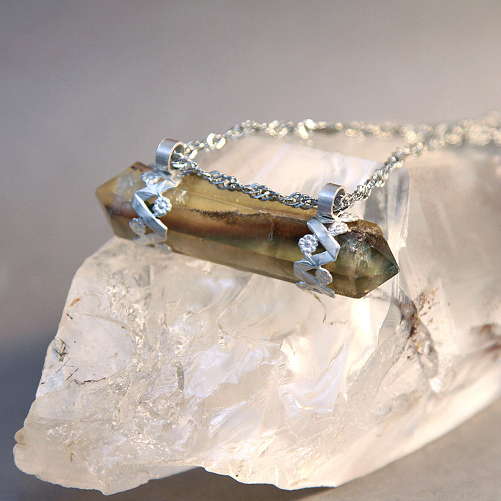 Rainbow Fluorite Point Daisy Fence Pendant Necklace
