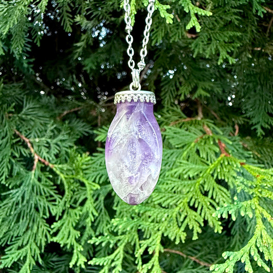 Amethyst Mini Viva La Vulva Pendant Necklace