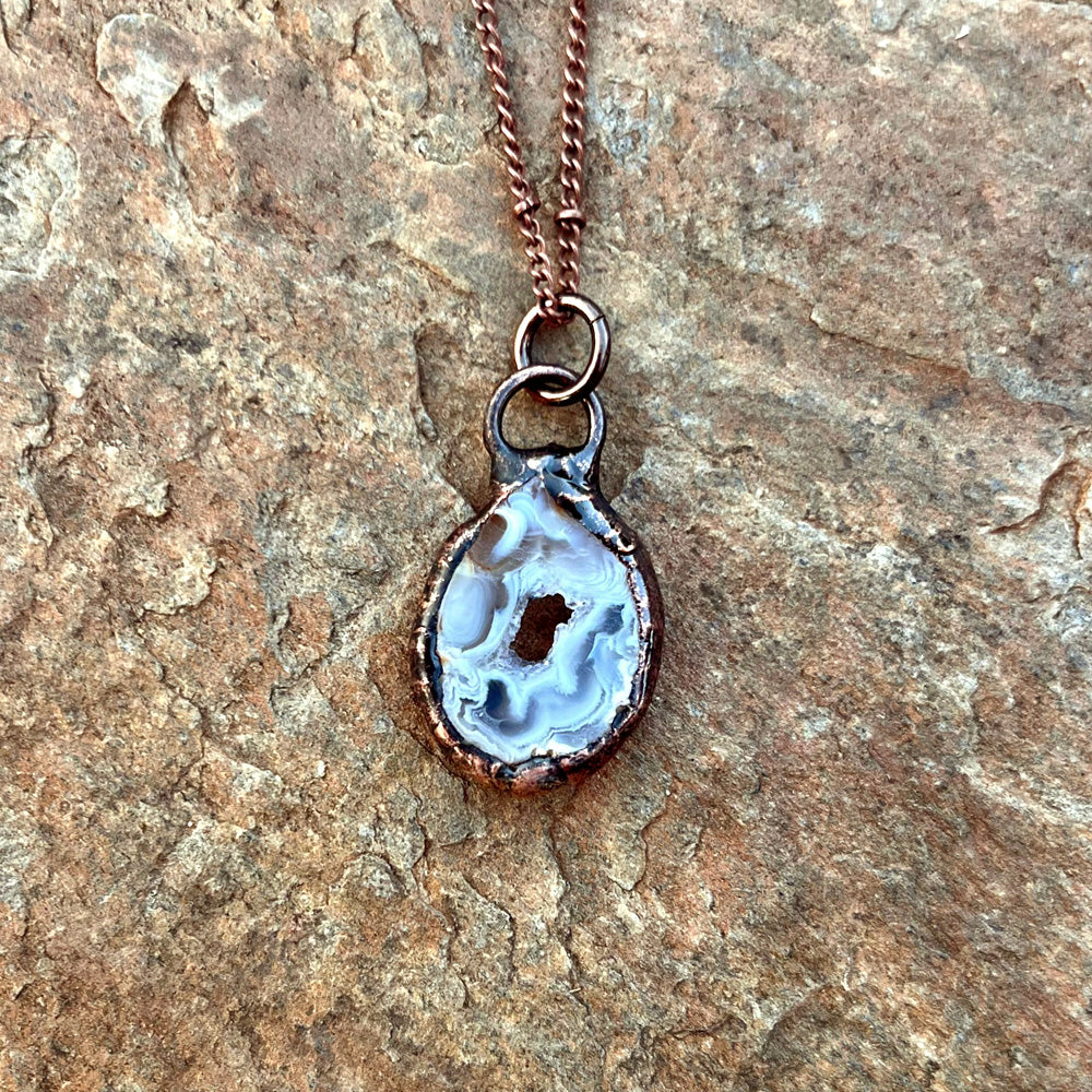 Occo Agate Geode Antiqued Copper Pendant Necklace EP-021-E