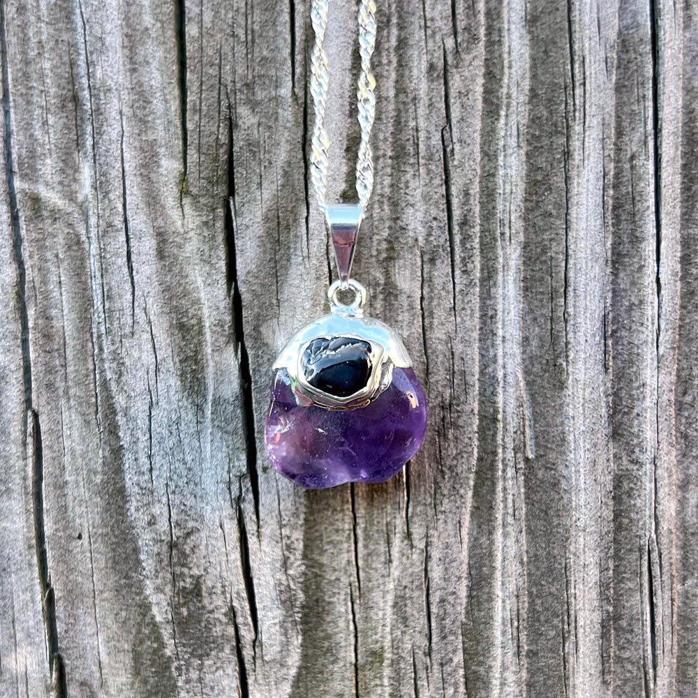 Amethyst Pebble with Onyx Accent Silver Pendant Necklace GN-021-I