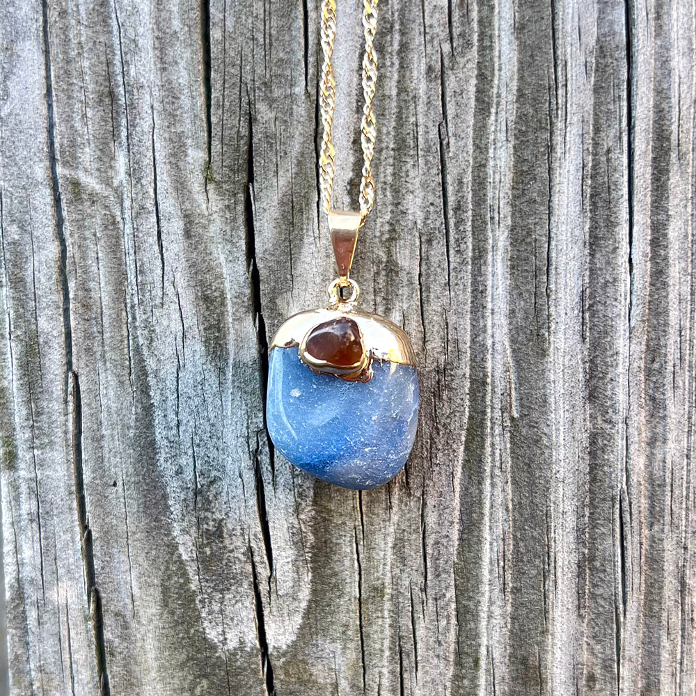 Blue Aventurine Pebble with Carnelian Accent Gold Pendant Necklace GN-022-I