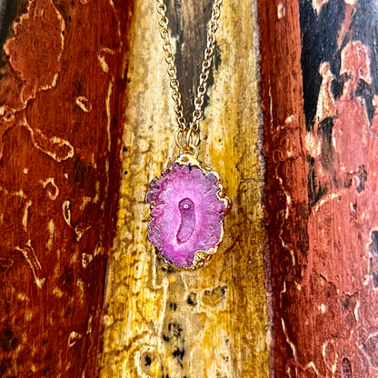 Pink Agate Druzy Slice Gold-Plated Pendant Necklace GN-023-E-1
