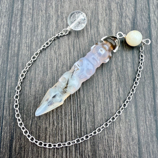 Light Tibetan Agate, Onyx and Clear Quartz Skull Totem Pendulum GP-262