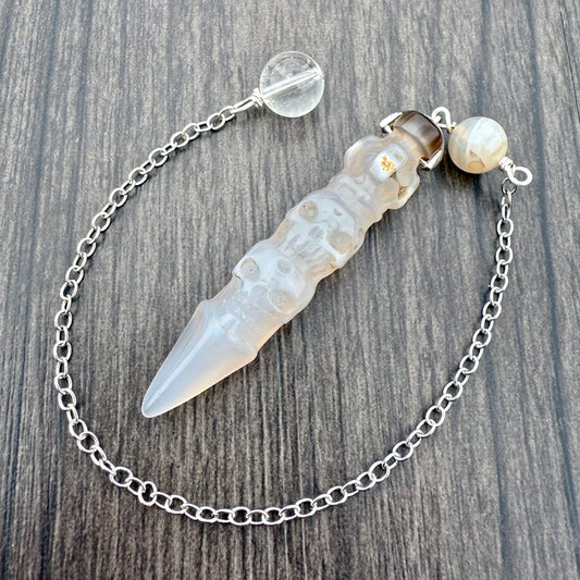 Light Tibetan Agate, Onyx and Clear Quartz Skull Totem Pendulum GP-265