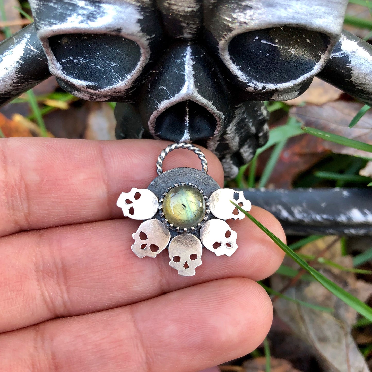 Skull Daisy Chain Pendant Necklace